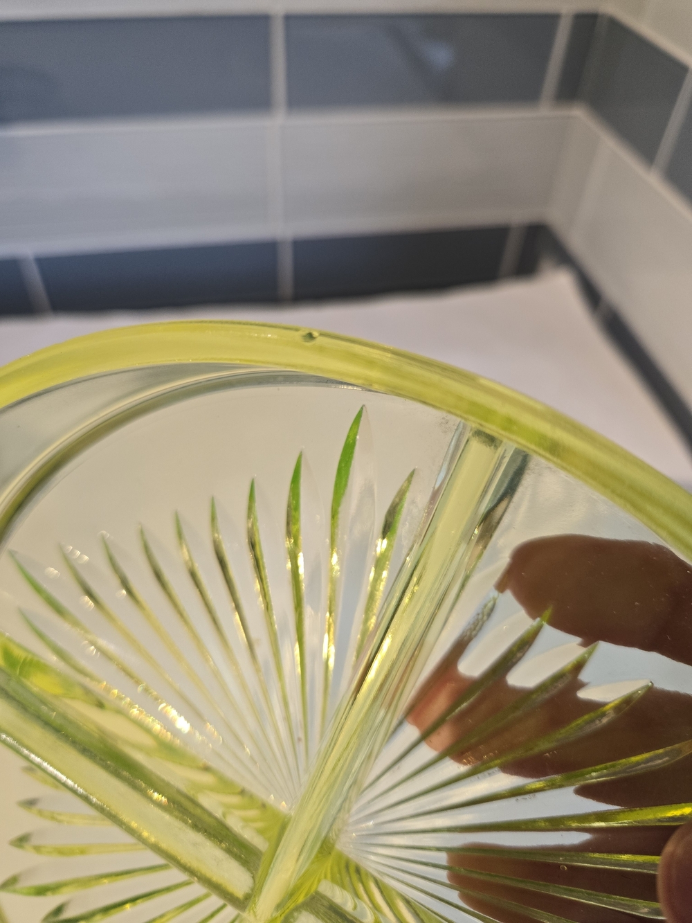 Vintage Yellow Vaseline Uranium Divided Glass Server with Metal Basket - Picture 6 of 11
